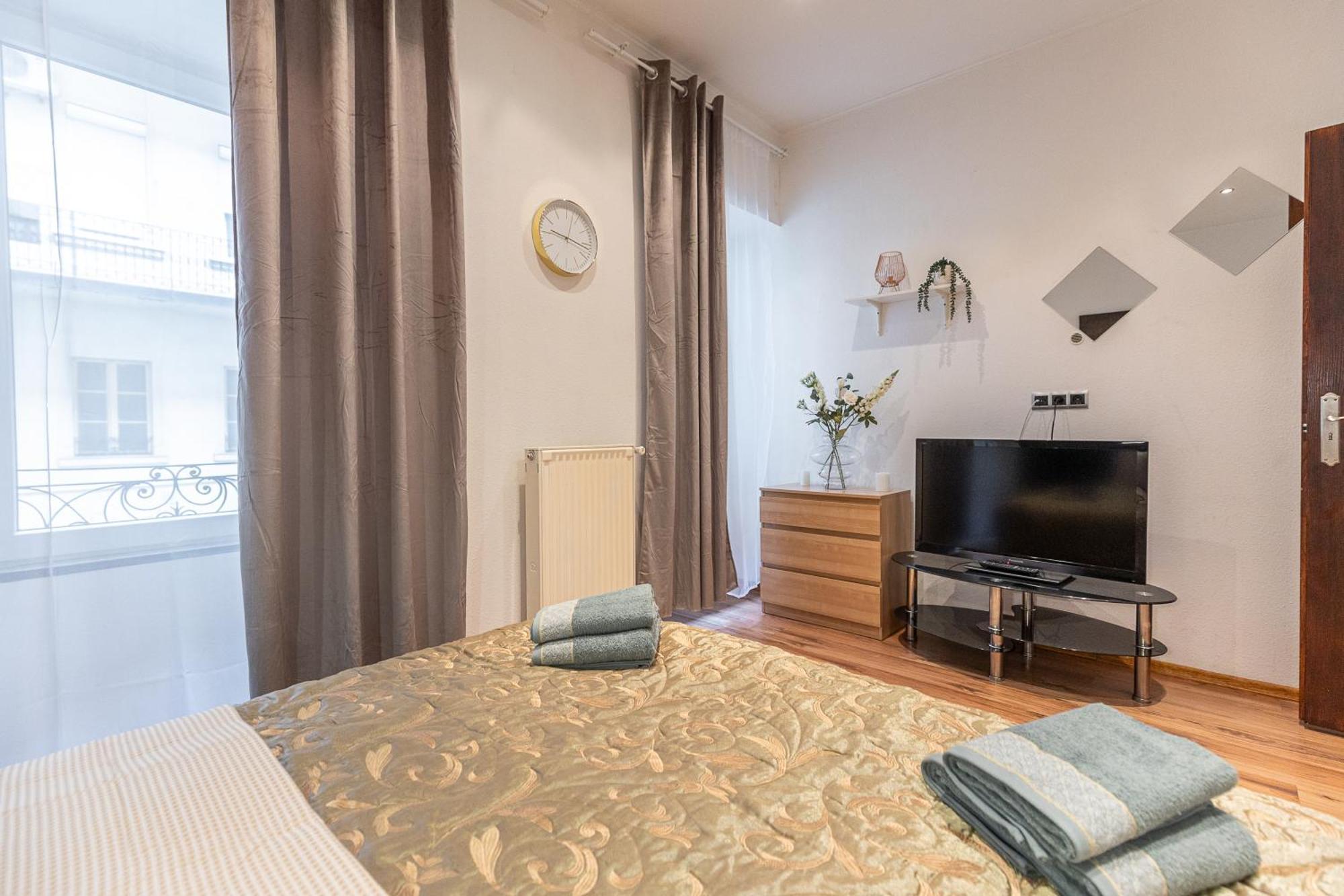 City Vibes Apartment - 3 Bdrms Budapest Exterior photo
